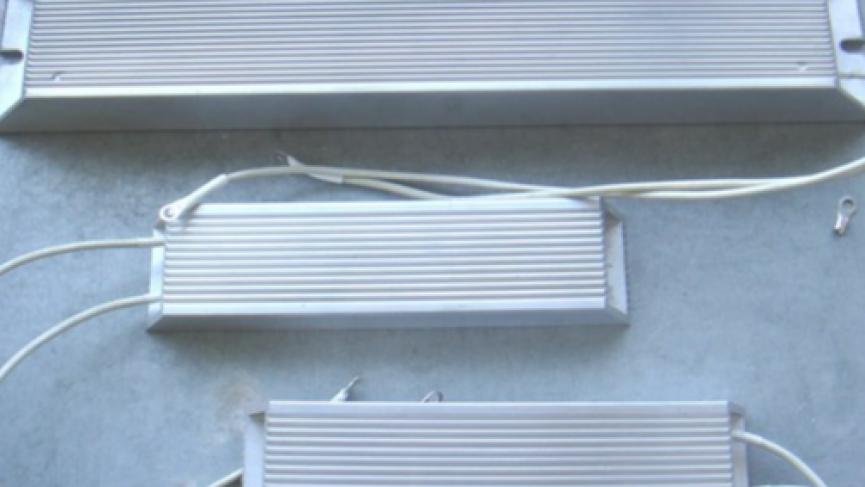 研究下电阻器的组成